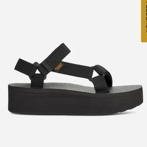 Teva Women Flatform Universal size 10 NWT